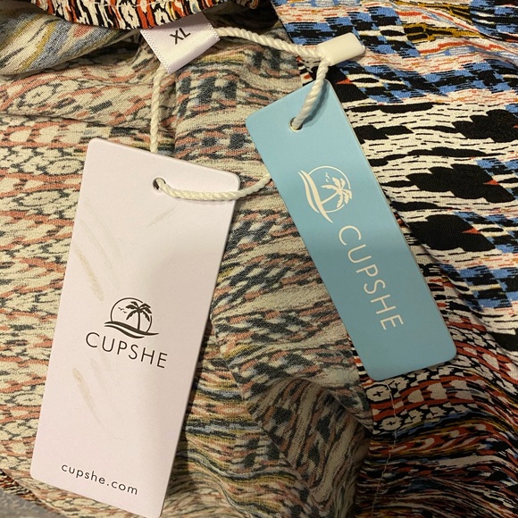 CUPSHE V-Neck Mini Dress - Picture 7 of 7